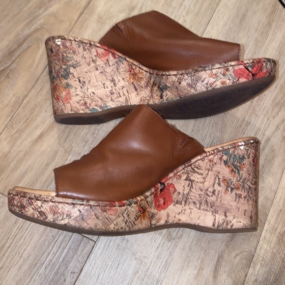 BOC Born Concept Floral Wedge Brown Leather Cork Slip On Heel size 9 - Picture 2 of 10